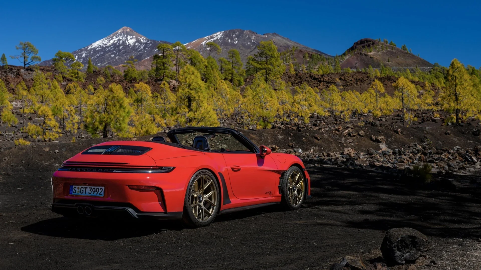 Porsche 911 GT3 S/C vor einer Berglandschaft